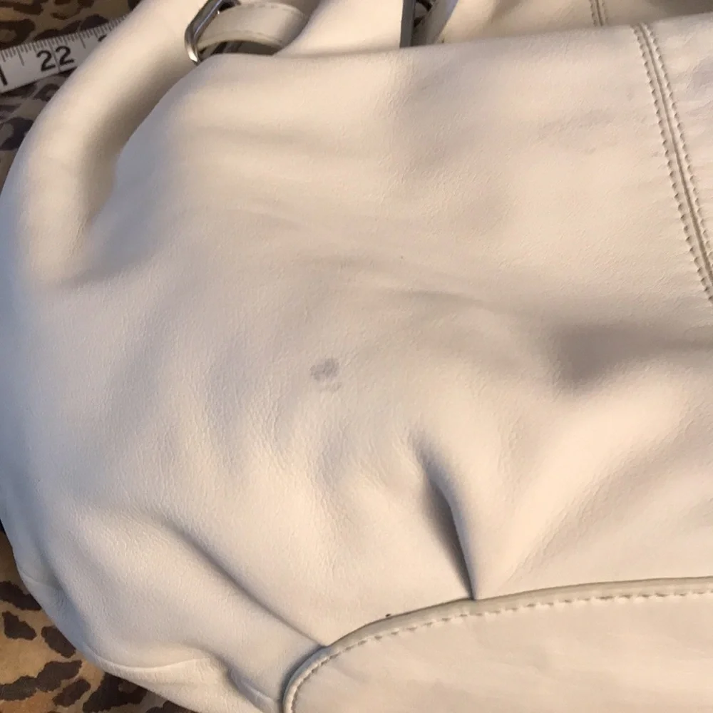 𝅺Cole Haan white ultra soft leather bucket handbag silver hardware
